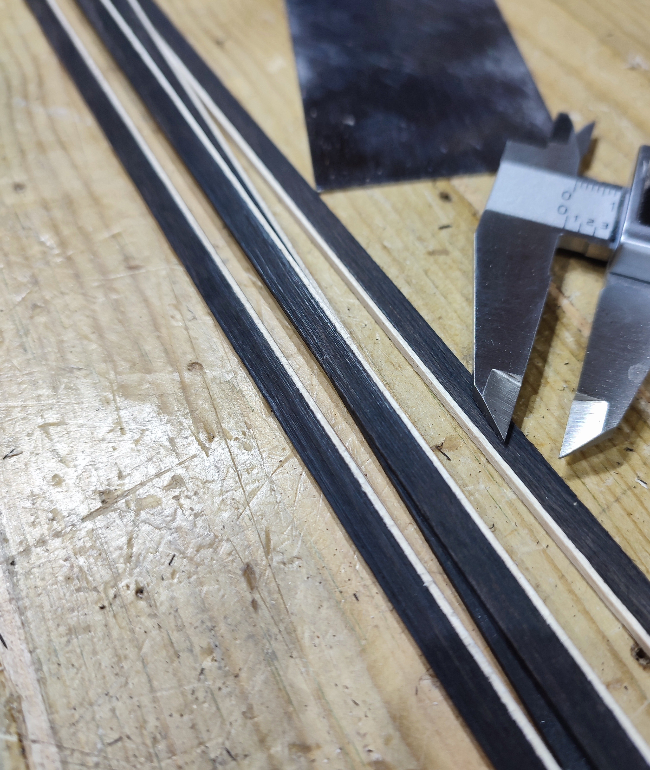 Binding strips measured with callipers